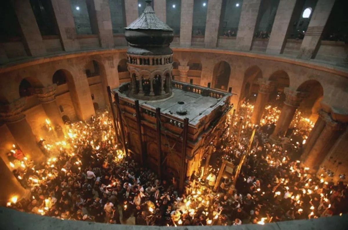 Levántate y anda - Estatua del Cristo y la Fe
